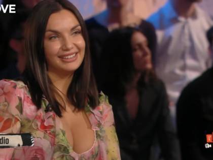 Elettra Lamborghini: "Non ho votato Lega, mollatemi". E il web insorge: "Non ti giustificare"